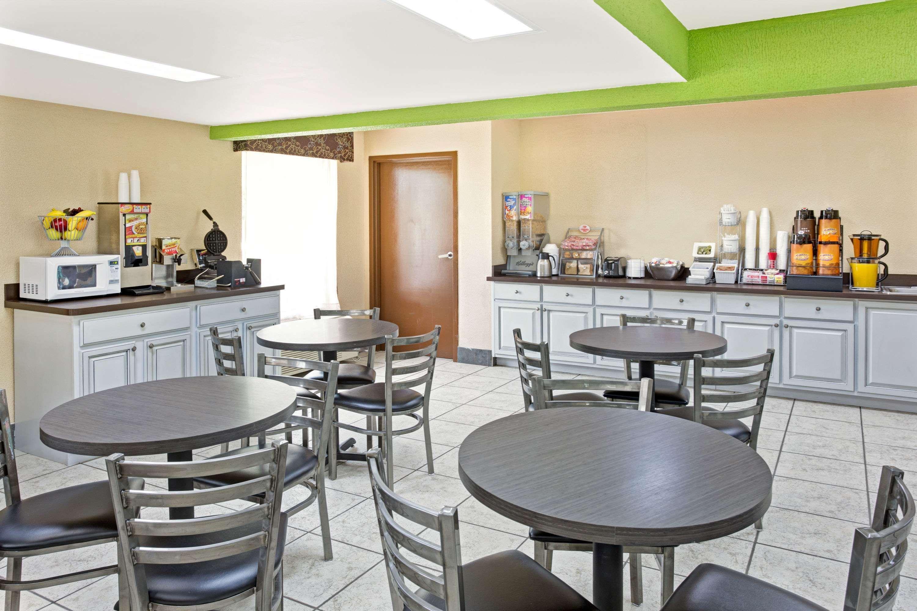 Super 8 By Wyndham Hotel 3*